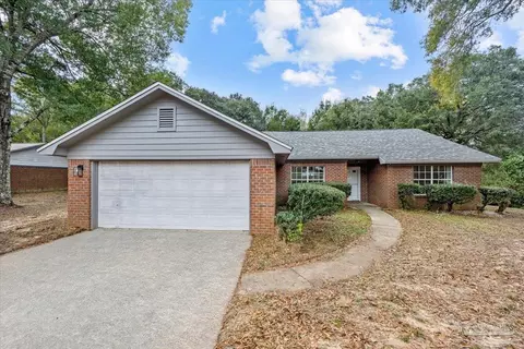 3905 Deerwood Cir, Pace, FL 32571