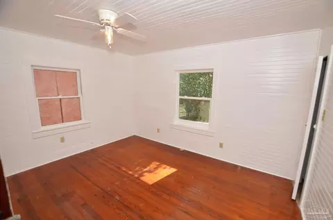 Bedroom - 6475 Chestnut Rd, Molino, FL 32577 photo 2 of 7