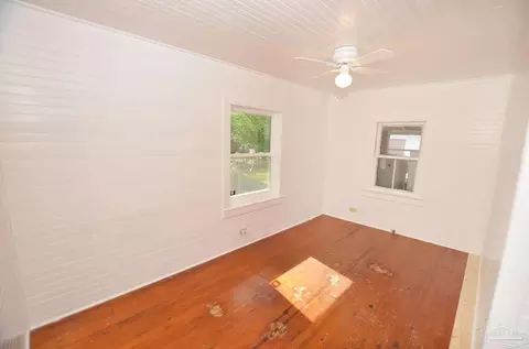 Bedroom - 6475 Chestnut Rd, Molino, FL 32577 photo 6 of 7