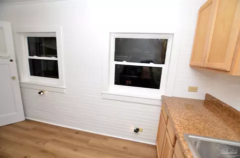 Kitchen - 6475 Chestnut Rd, Molino, FL 32577 photo 2 of 2