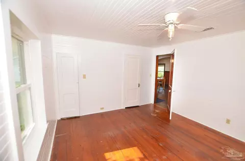 Bedroom - 6475 Chestnut Rd, Molino, FL 32577 photo 4 of 7