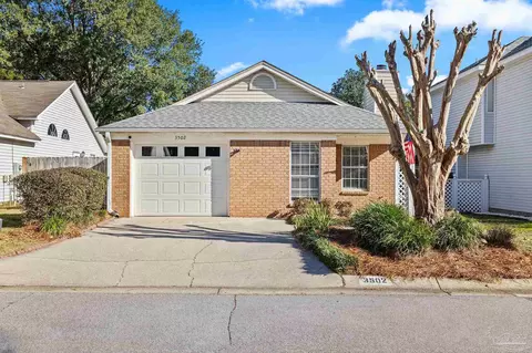 3502 Silvertree Ln, Pensacola, FL 32504