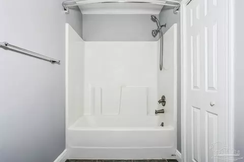Bath - 4900 Shell Rd, Milton, FL 32583 photo 6 of 7