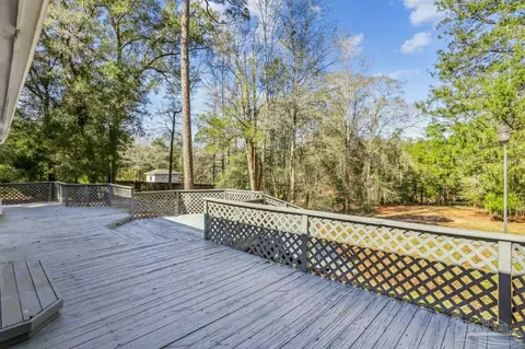 Exterior - 4900 Shell Rd, Milton, FL 32583 photo 10 of 15