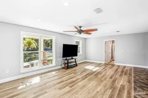 Living - 4900 Shell Rd, Milton, FL 32583 photo 2 of 3