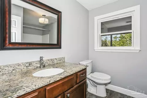 Bath - 4900 Shell Rd, Milton, FL 32583 photo 5 of 7