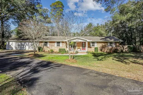 Exterior - 4900 Shell Rd, Milton, FL 32583 photo 4 of 15
