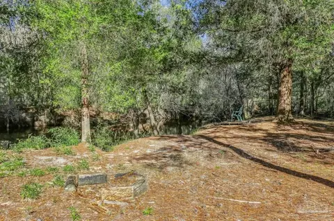 Exterior - 4900 Shell Rd, Milton, FL 32583 photo 13 of 15