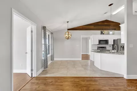 Entry Way - 3351 N Simmons Rd, Jay, FL 32565 photo 3 of 4