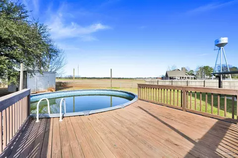 Exterior - 3351 N Simmons Rd, Jay, FL 32565 photo 5 of 10
