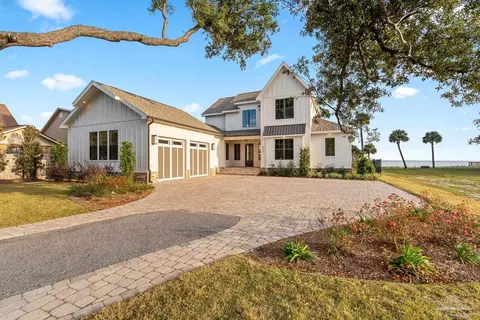 803 Bayshore Dr, Pensacola, FL 32507