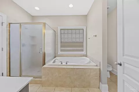 Bath - 6034 E Cambridge Way, Pace, FL 32571 photo 4 of 8