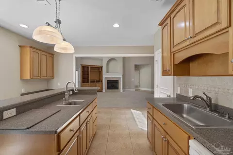 Kitchen - 6034 E Cambridge Way, Pace, FL 32571 photo 6 of 6