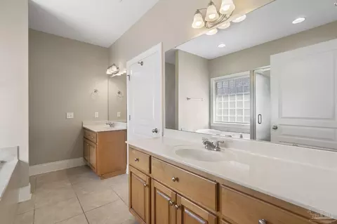 Bath - 6034 E Cambridge Way, Pace, FL 32571 photo 2 of 8