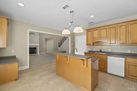 Kitchen - 6034 E Cambridge Way, Pace, FL 32571 photo 5 of 6
