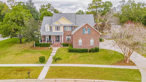 946 Bucyrus Ln, Cantonment, FL 32533