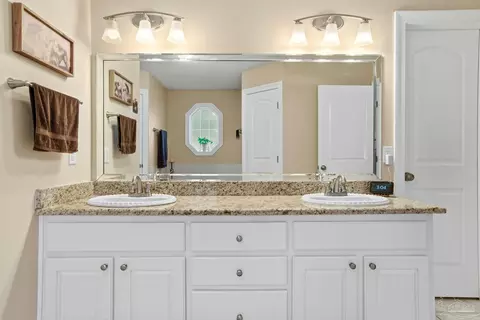 Bath - 1760 Condor Dr, Cantonment, FL 32533 photo 3 of 7