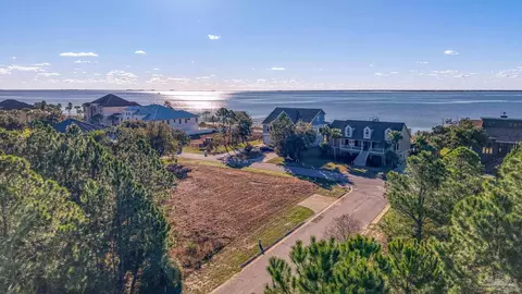 4162 Madura Rd, Gulf Breeze, FL 32563