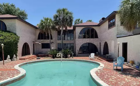 239 Sabine Dr, Pensacola Beach, FL 32561