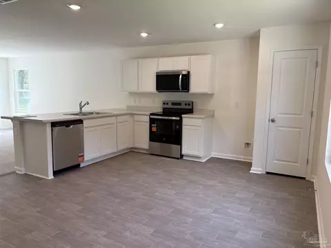 5705 Meadow Rd, Milton, FL 32583 photo 3