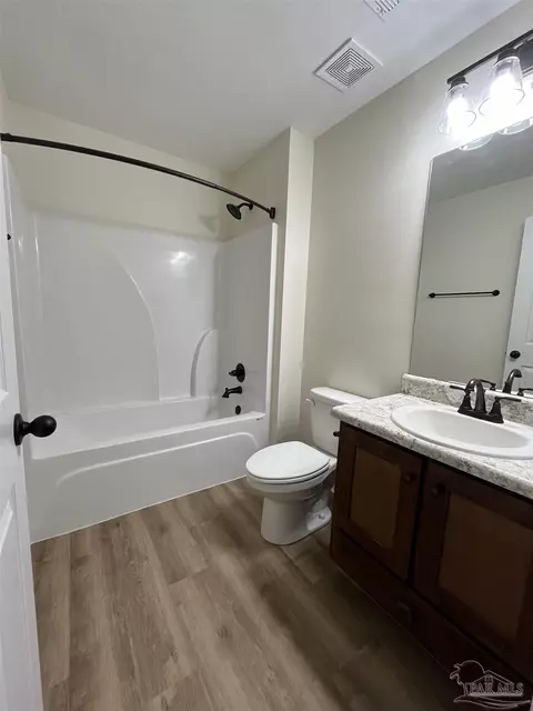 Bath - 6928 Javid Rd, Milton, FL 32583 photo 3 of 4