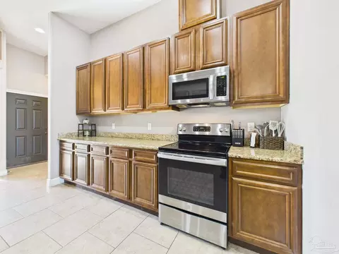 Kitchen - 3232 Southfork Dr, Pace, FL 32571 photo 4 of 6