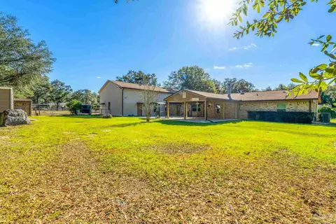 Exterior - 6590 Warren Rd, Milton, FL 32583 photo 7 of 10