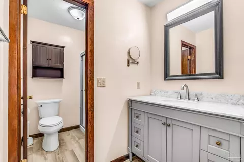 Bath - 6590 Warren Rd, Milton, FL 32583 photo 1 of 5