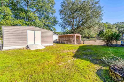 Exterior - 6590 Warren Rd, Milton, FL 32583 photo 6 of 10