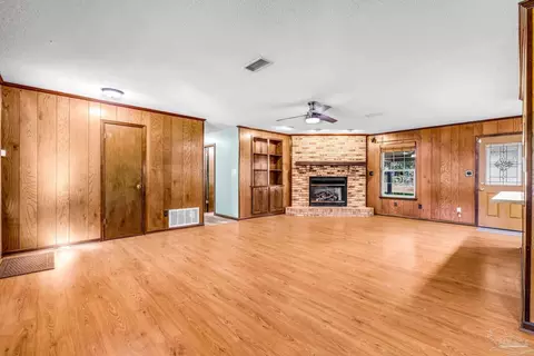 Living - 6590 Warren Rd, Milton, FL 32583 photo 1 of 3