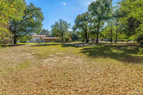 Exterior - 6590 Warren Rd, Milton, FL 32583 photo 9 of 10