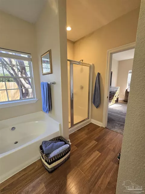 Bath - 4147 Lancaster Gate Dr, Pace, FL 32571 photo 5 of 9