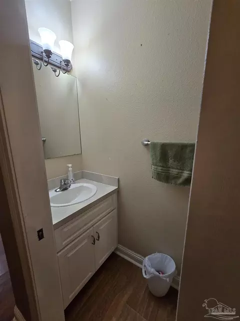 Bath - 4147 Lancaster Gate Dr, Pace, FL 32571 photo 9 of 9