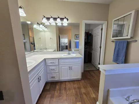 Bath - 4147 Lancaster Gate Dr, Pace, FL 32571 photo 2 of 9