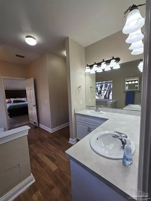 Bath - 4147 Lancaster Gate Dr, Pace, FL 32571 photo 6 of 9