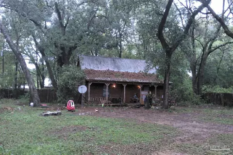 5680 Nicholas Ln, Pensacola, FL 32526