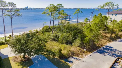 16291 Tarpon Dr, Pensacola, FL 32507