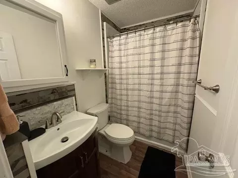 Bath - 5869 Byrom St, Milton, FL 32570 photo 2 of 2
