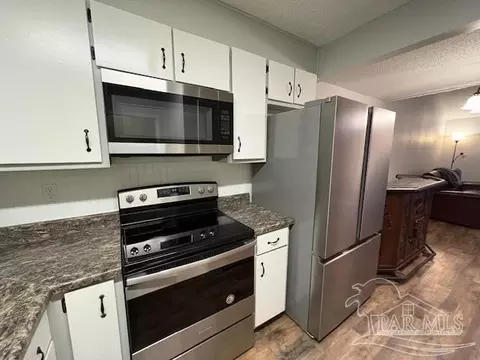 Kitchen - 5869 Byrom St, Milton, FL 32570 photo 1 of 1
