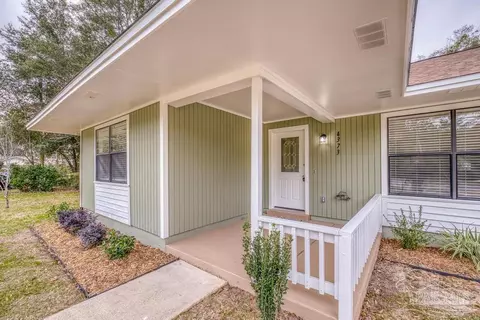 Exterior - 4373 Cecelia Ct, Pace, FL 32571 photo 8 of 12