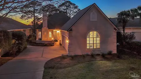 1137 Willowood Cir, Gulf Breeze, FL 32563