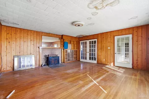 Living - 5135 Market Rd, Jay, FL 32565 photo 5 of 5