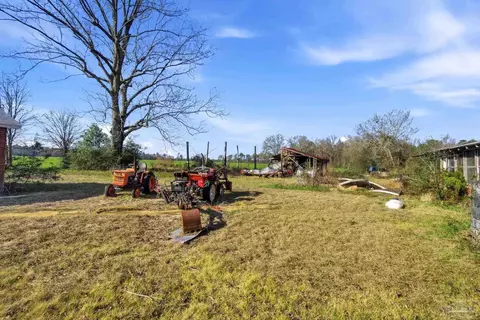 Exterior - 5135 Market Rd, Jay, FL 32565 photo 1 of 14