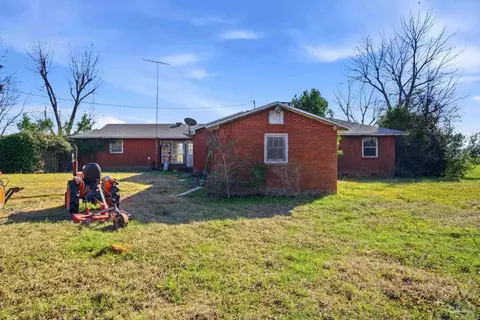 Exterior - 5135 Market Rd, Jay, FL 32565 photo 9 of 14
