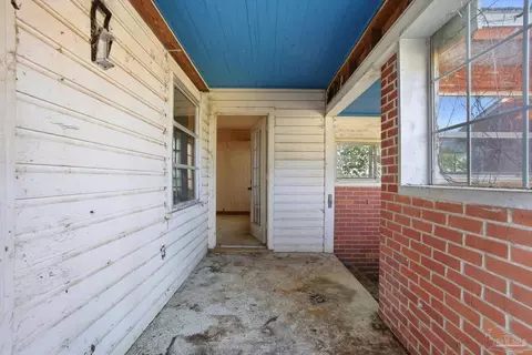 Exterior - 5135 Market Rd, Jay, FL 32565 photo 6 of 14