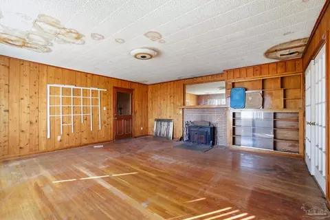 Living - 5135 Market Rd, Jay, FL 32565 photo 2 of 5
