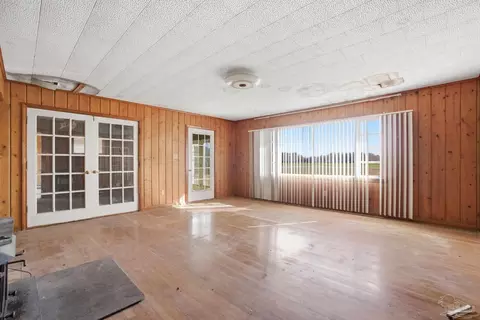 Living - 5135 Market Rd, Jay, FL 32565 photo 3 of 5