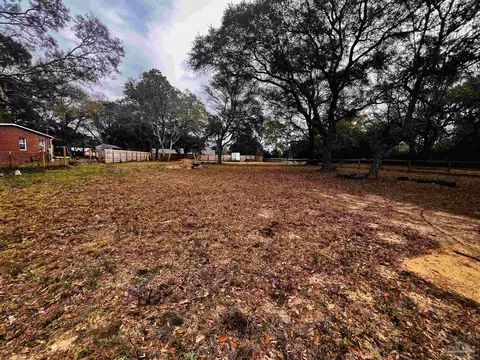 8200 Blk Western Way Dr, Pensacola, FL 32526