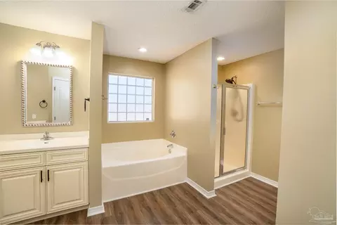 Bath - 4836 Timber Ridge Dr, Pace, FL 32571 photo 3 of 5