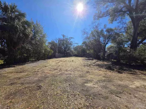 303 Frisco Rd, Pensacola, FL 32507